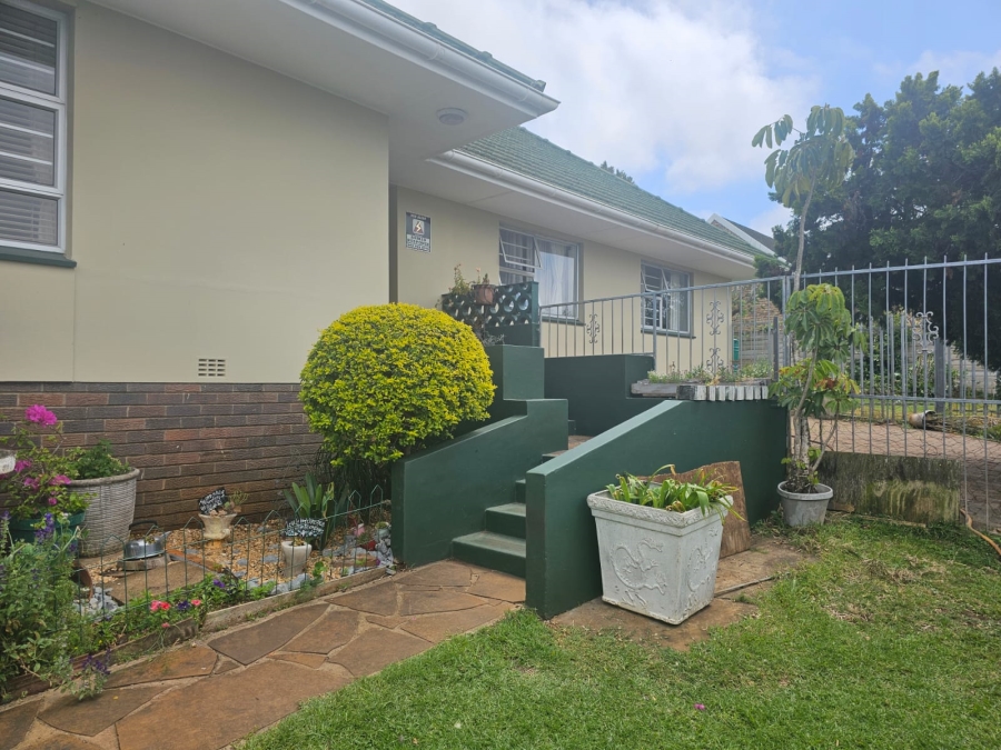 4 Bedroom Property for Sale in Berea Eastern Cape